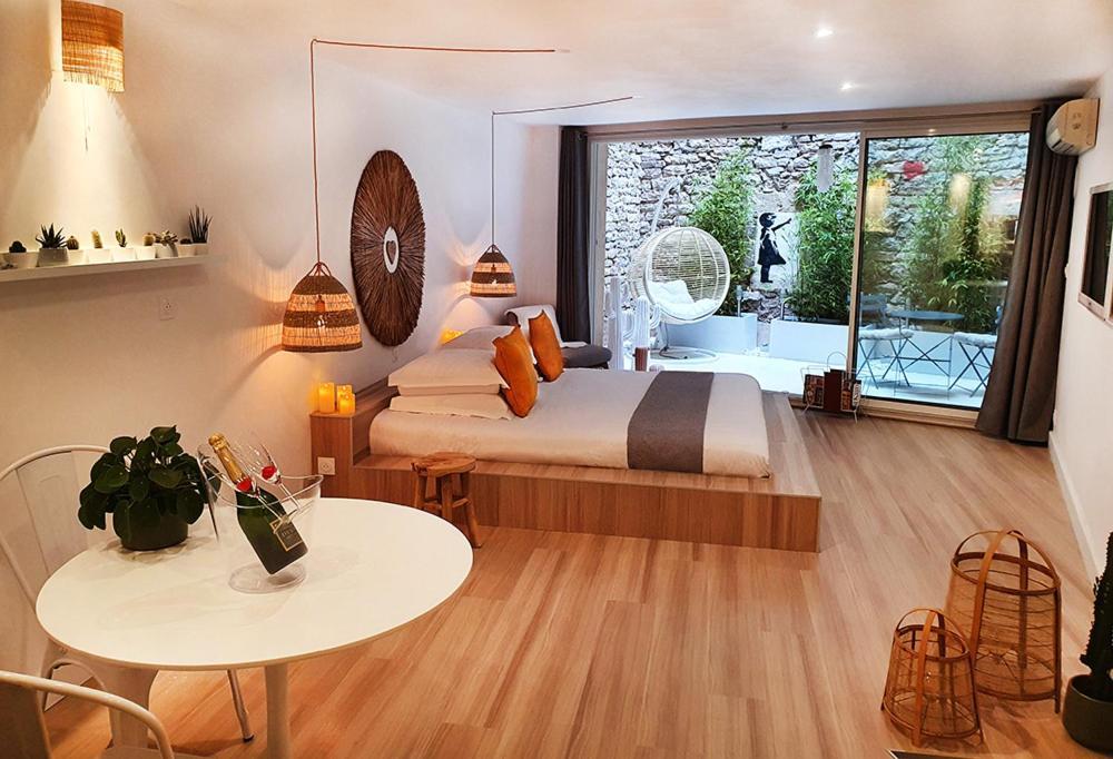 Bed & Breakfast 6 Nimes